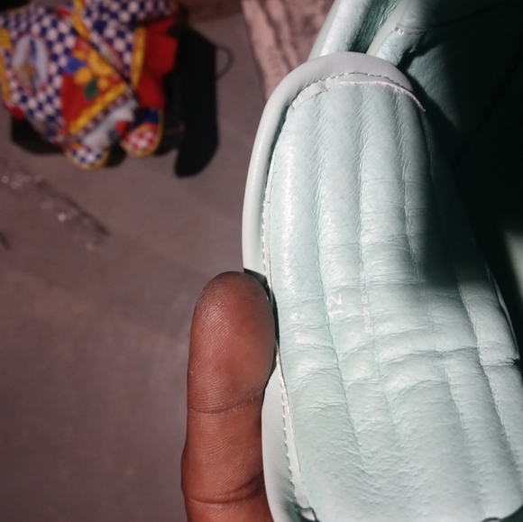 **RARE** SIA COLLECTIVE SNEAKERS - Picture 6 of 11